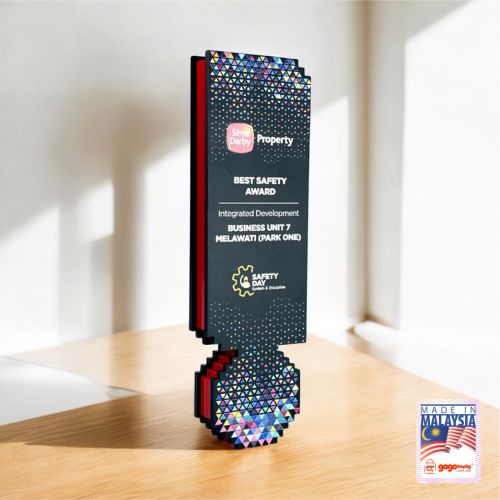 Exclusive Black Acrylic Award